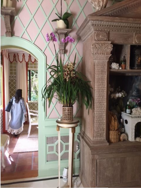 The breakfast room seen beyond was also given the lattice treatment.