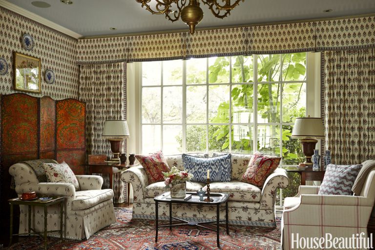 A pattern-filled family room by <a href="http://www.cathy-kincaid.com" target="_blank" rel="noopener">Cathy Kincaid</a>. (Photo: Miguel Flores-Vianna for House Beautiful)