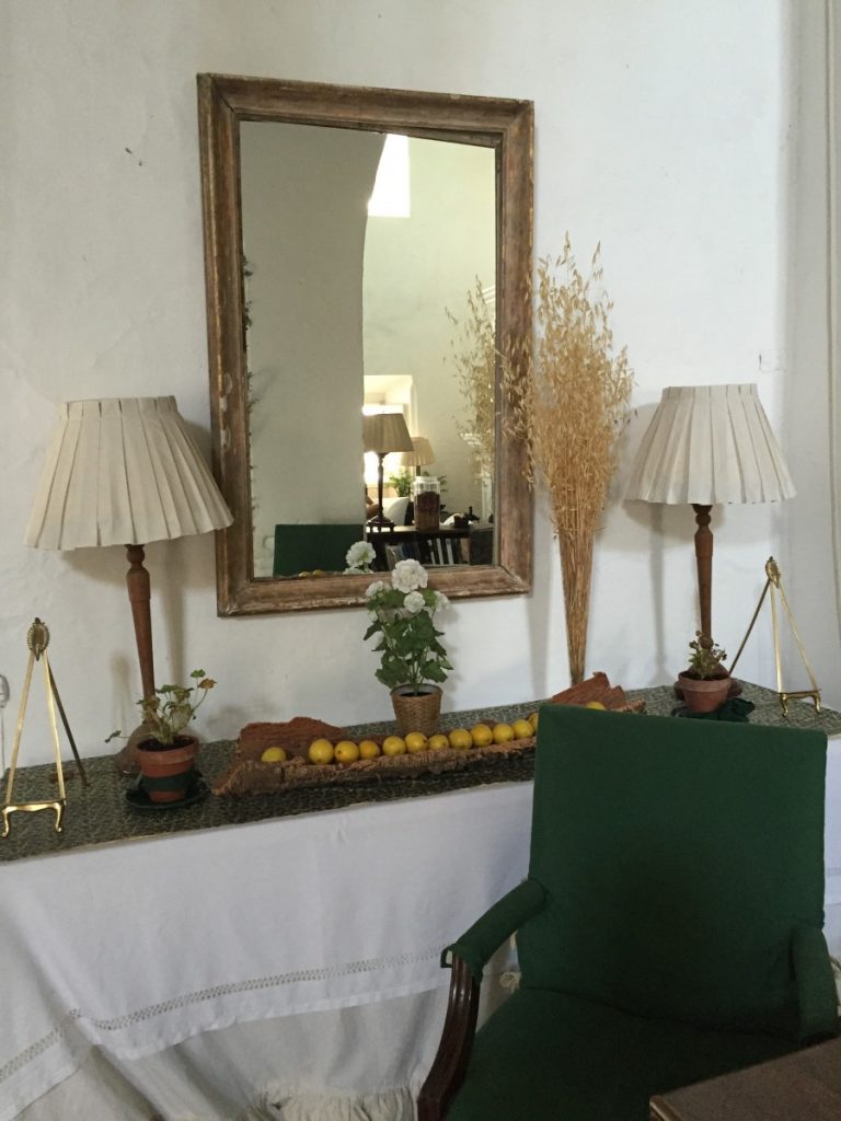 A charming tablescape in the living room, Trasierra.